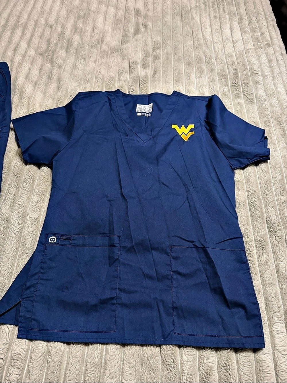 WonderWink WonderWork V-Neck Scrub Top and Cargo Pant Set WonderWork Scrub Set